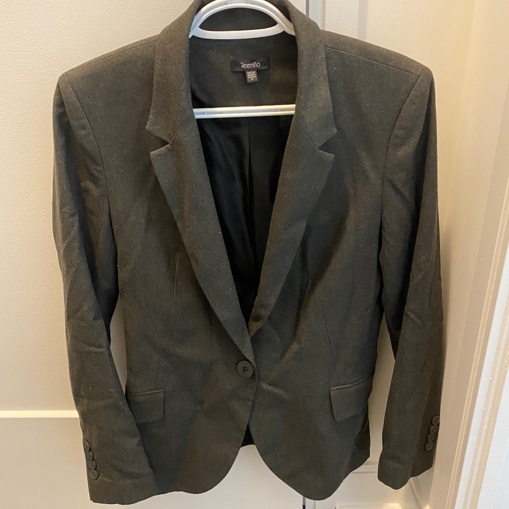 Excellent Condition - Women's Fitted Blazer - Size 6